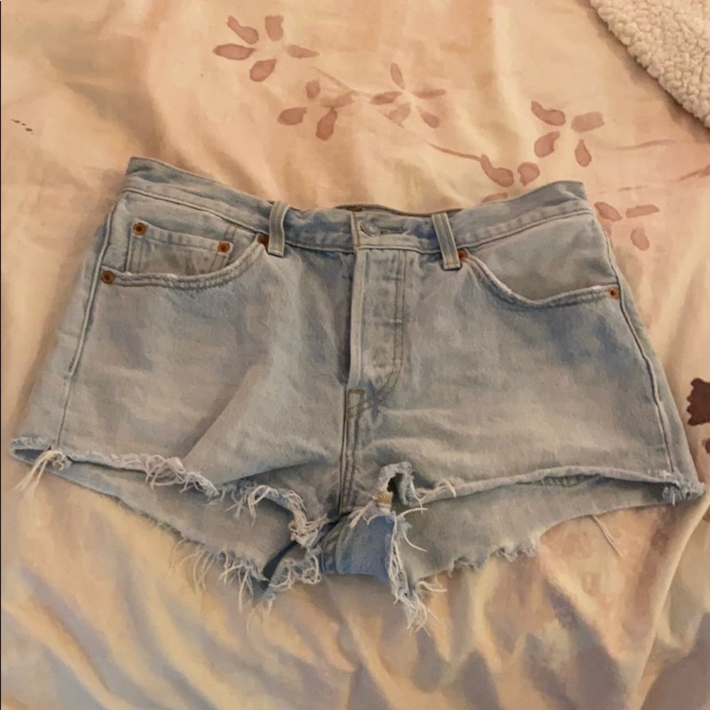 501 Levi denim shorts